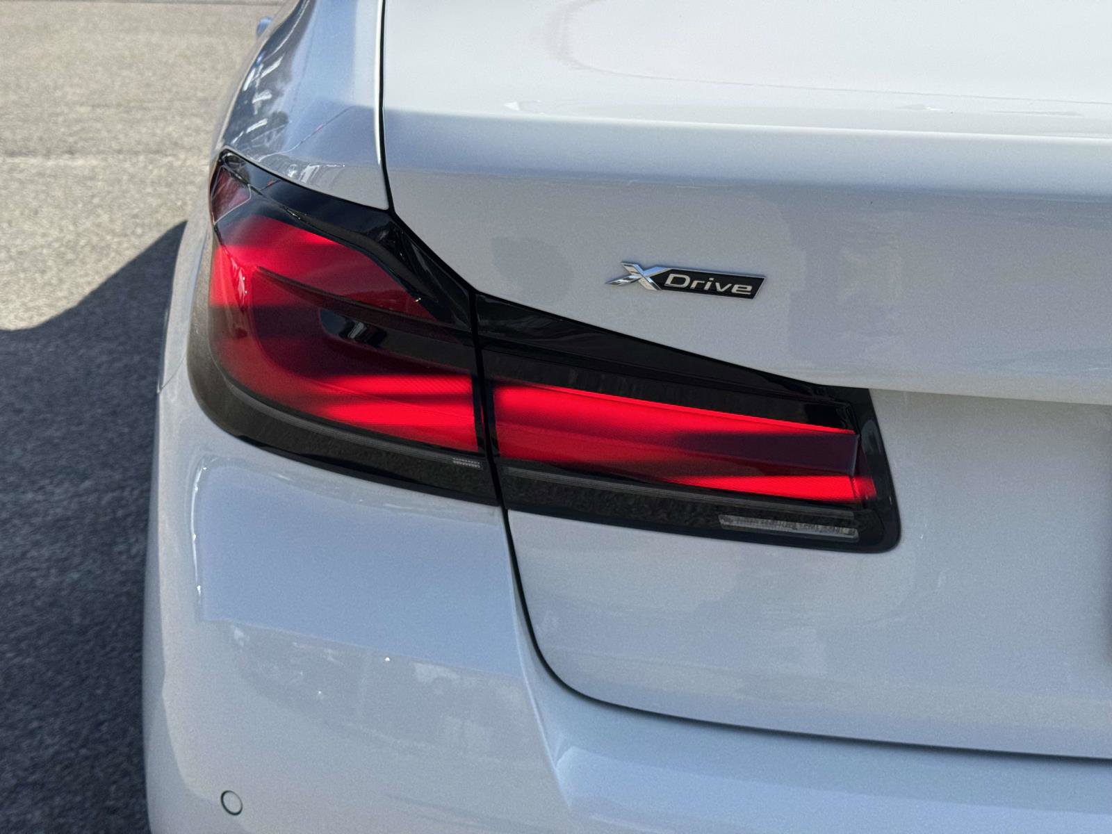 Used 2022 BMW 530i xDrive w/ M Sport Package image 9