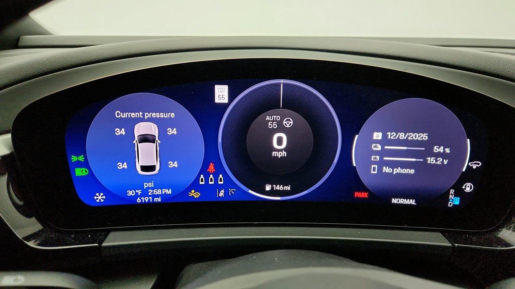 Used 2025 Porsche Macan Electric w/ Premium Package image 15