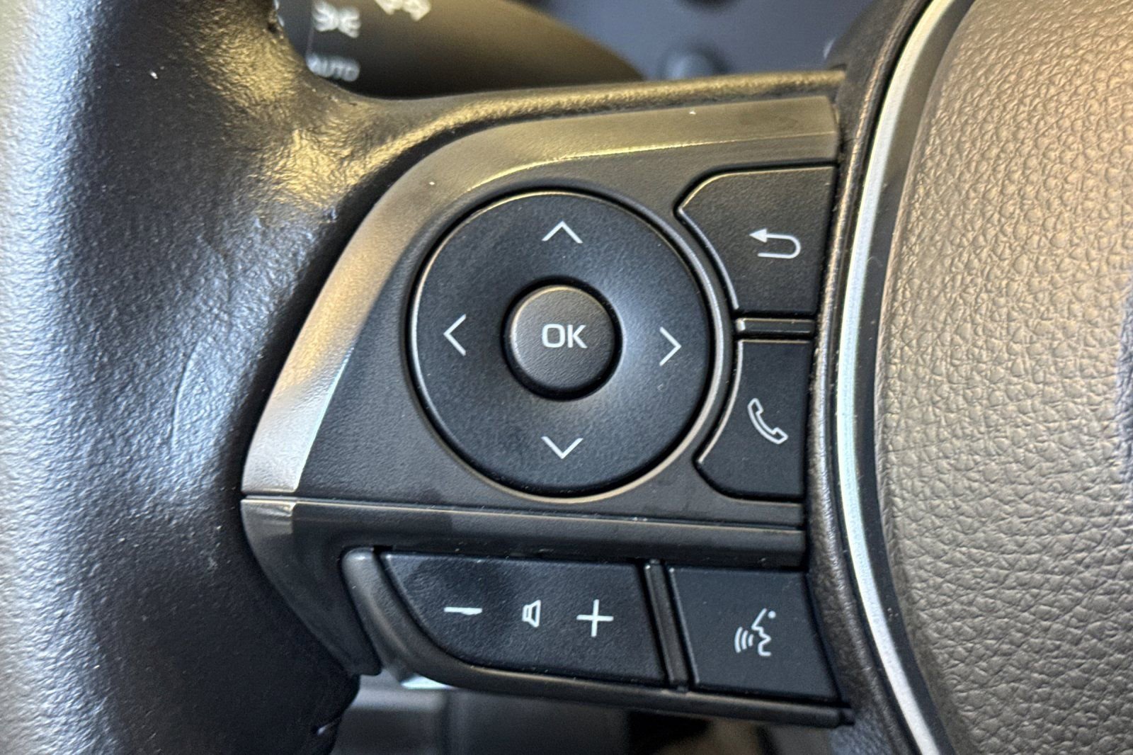 Used 2023 Toyota Corolla SE FWD image 30