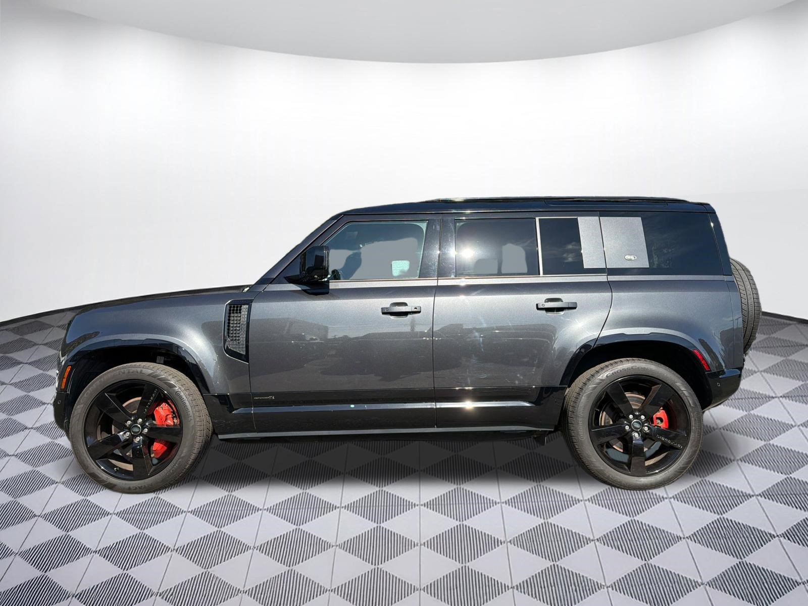 Used 2023 Land Rover Defender 110 X AWD/4WD image 2