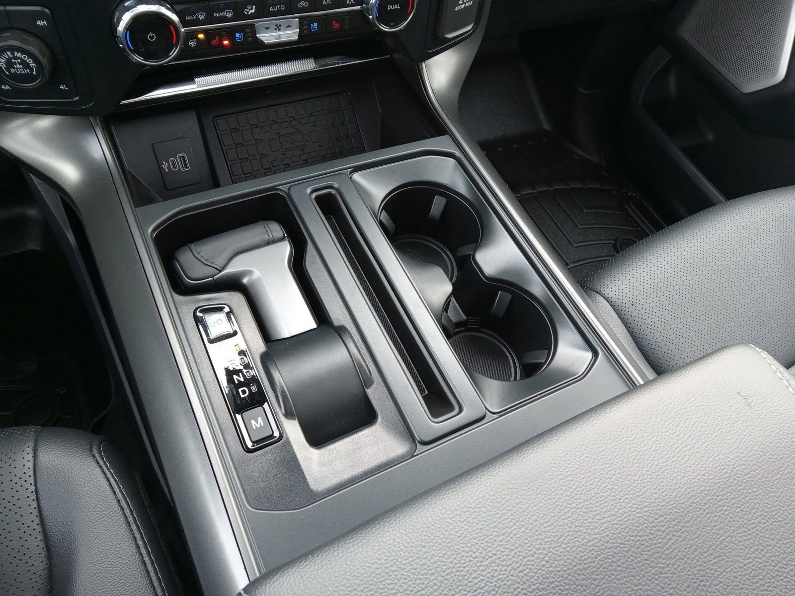 Used 2025 Ford F150 Lariat w/ Equipment Group 502A High image 19