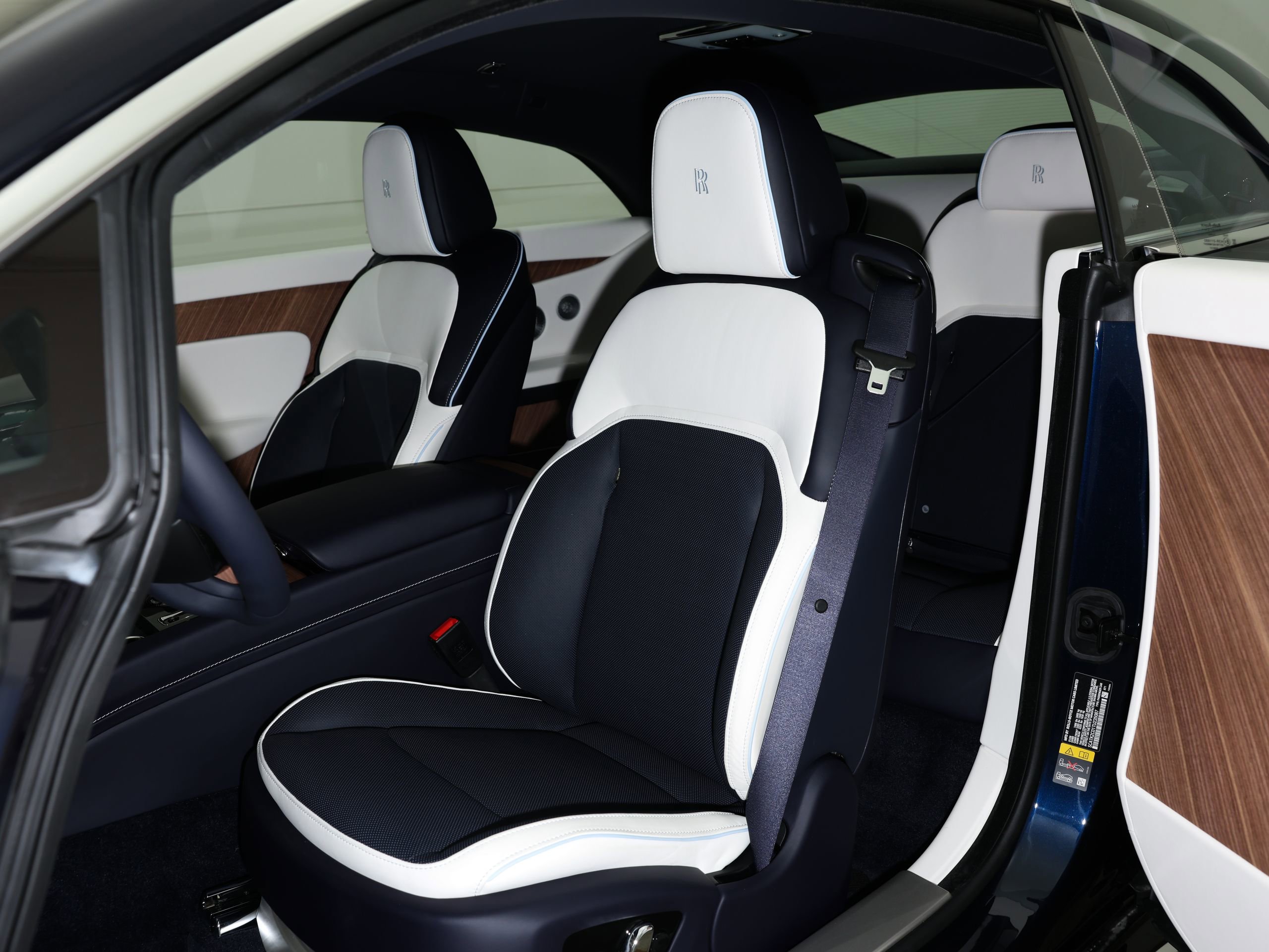 New 2026 Rolls-Royce Spectre Base image 41