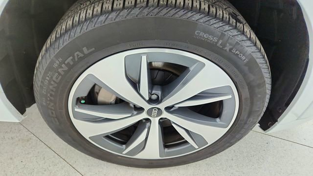 Used 2024 Audi Q8 e-tron Premium Plus w/ Premium Plus Package image 57