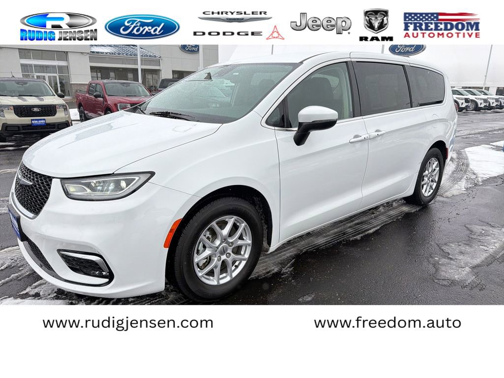 Used 2023 Chrysler Pacifica Touring-L