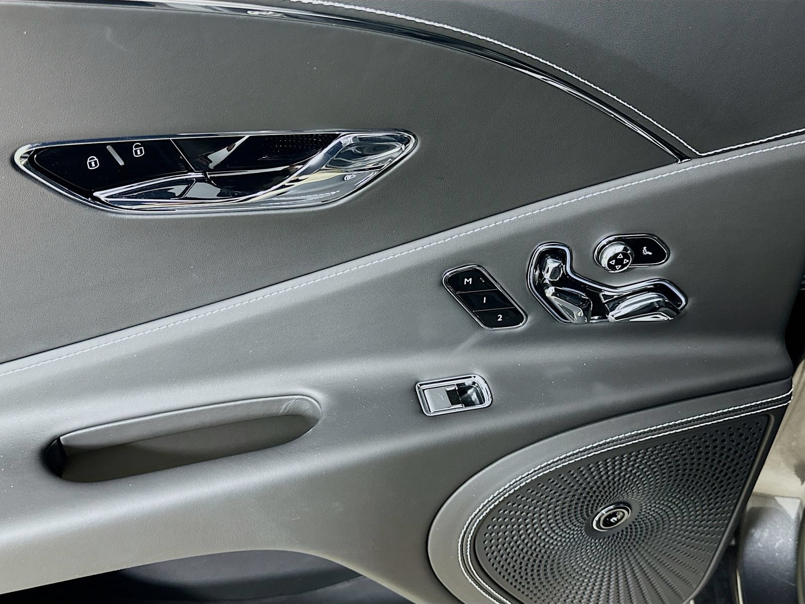 Used 2022 Bentley Flying Spur V8 AWD/4WD image 64