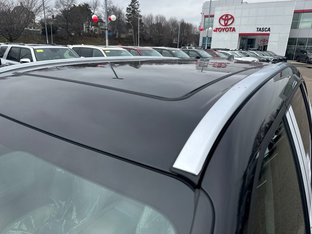 New 2026 Toyota Highlander Platinum image 19