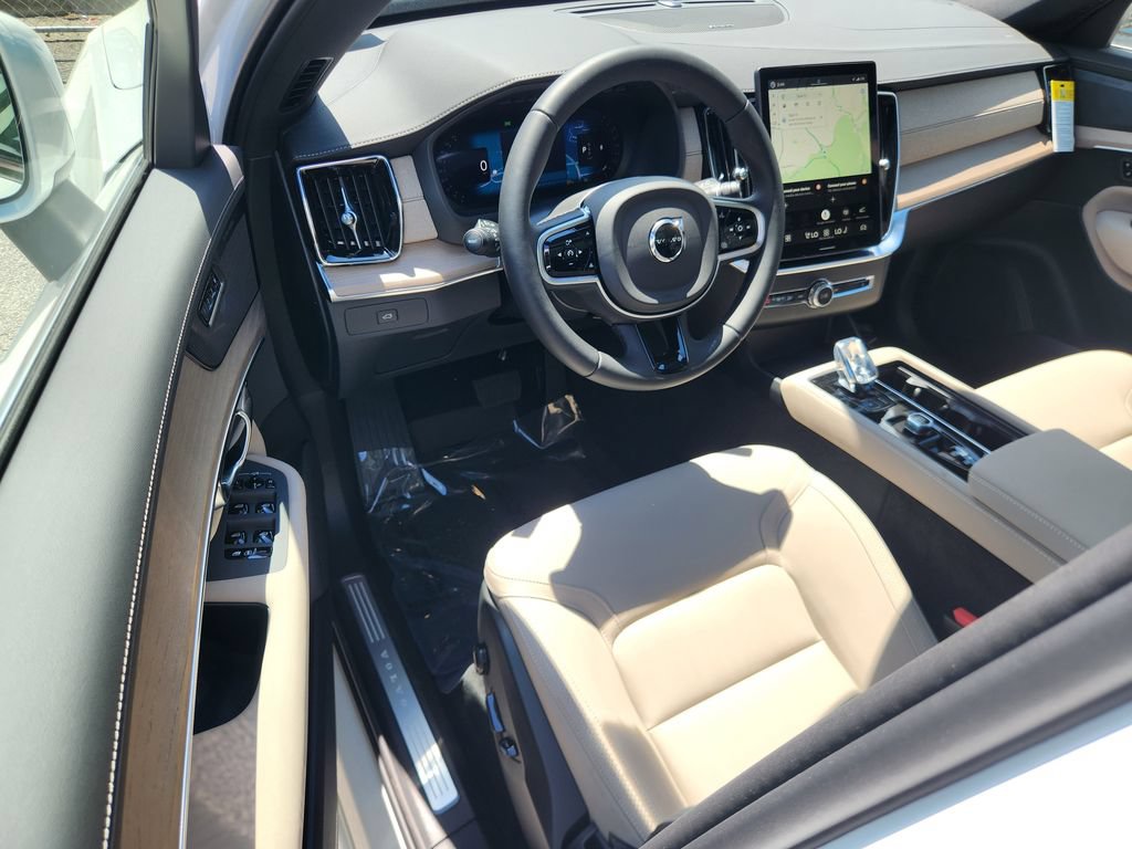 New 2026 Volvo XC90 B6 Plus w/ Protection Package Premier AWD/4WD image 16