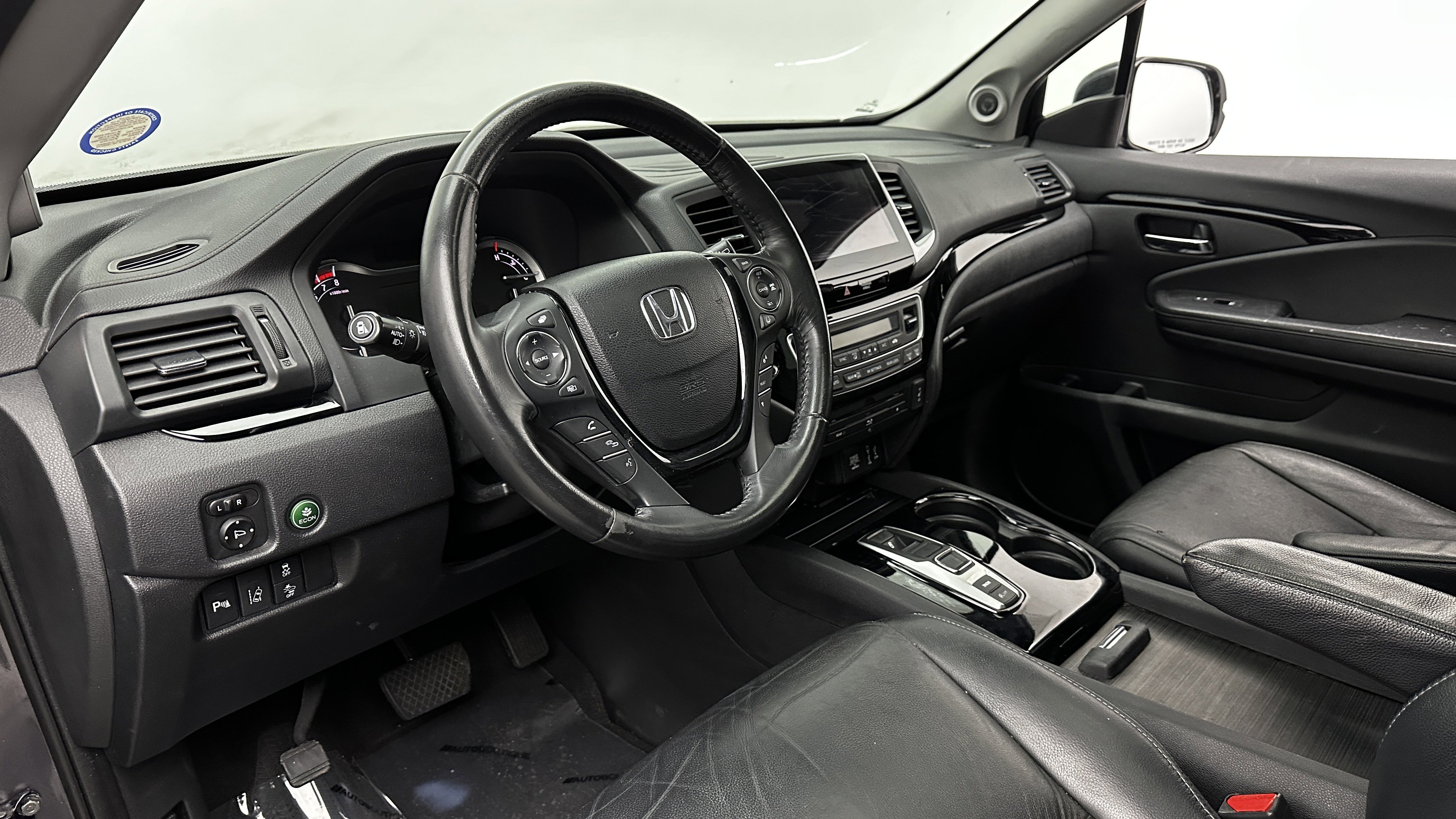 Used 2018 Honda Pilot Touring image 10