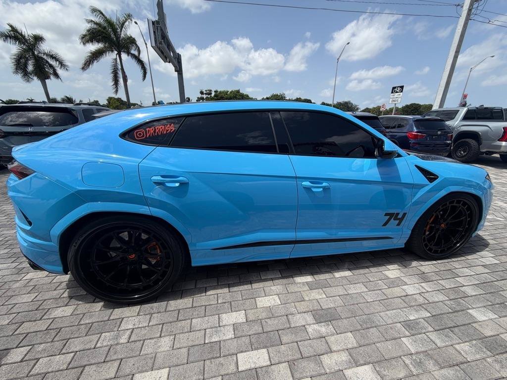 Used 2022 Lamborghini Urus AWD/4WD image 10