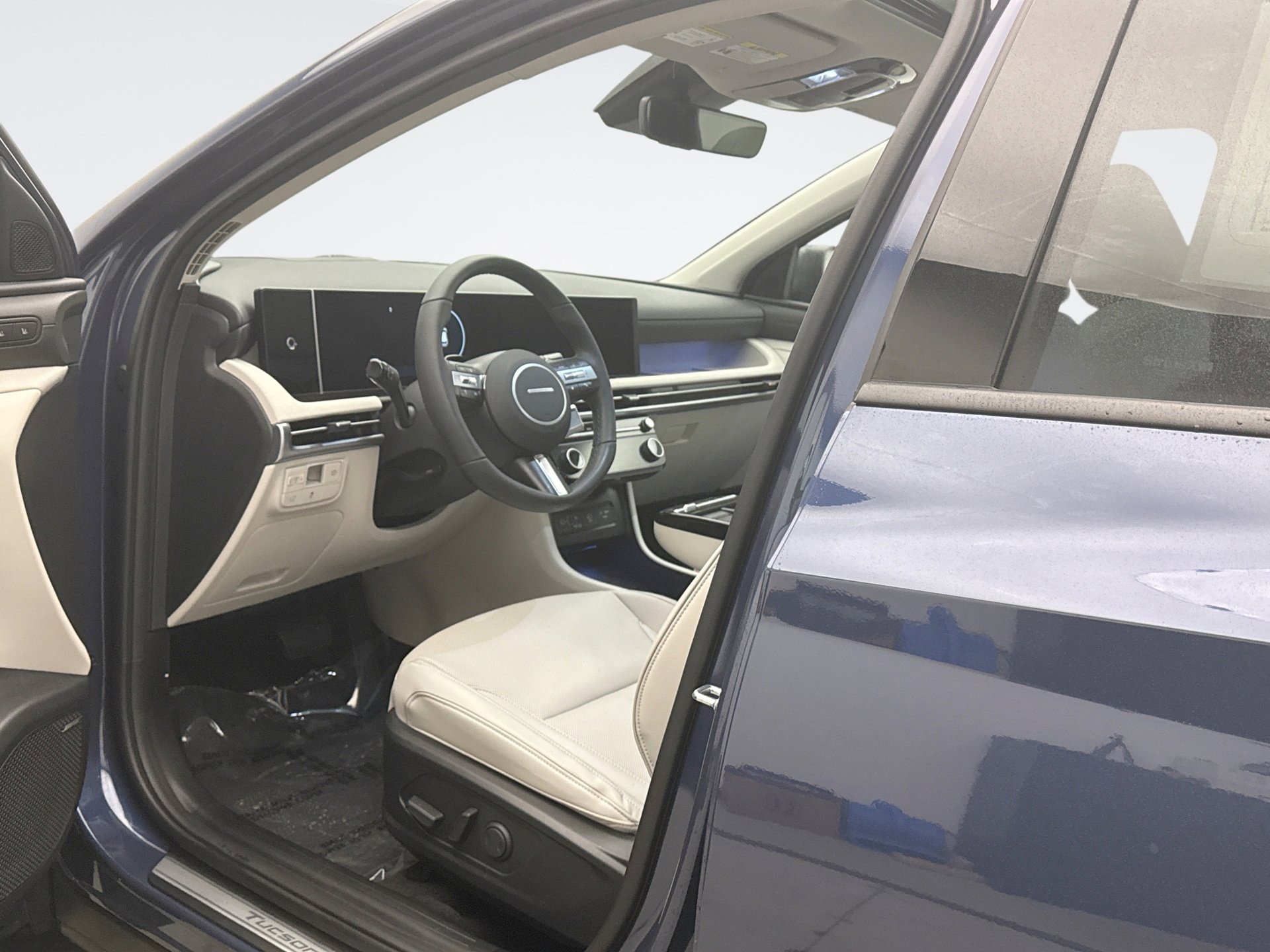 Used 2025 Hyundai Tucson Limited image 10