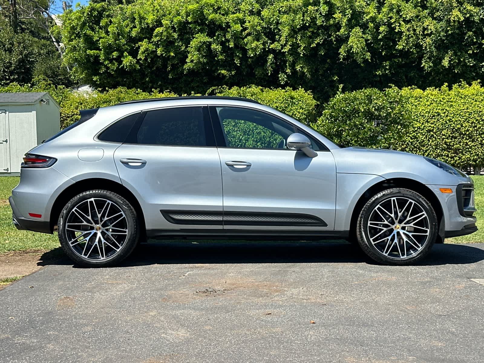 New 2026 Porsche Macan AWD/4WD image 9