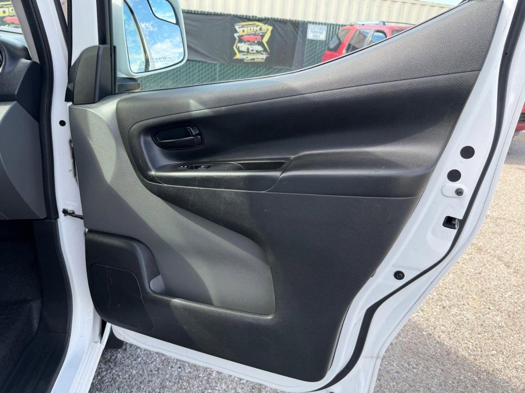 Used 2021 Nissan NV200 SV w/ Sliding Door Glass Package image 28