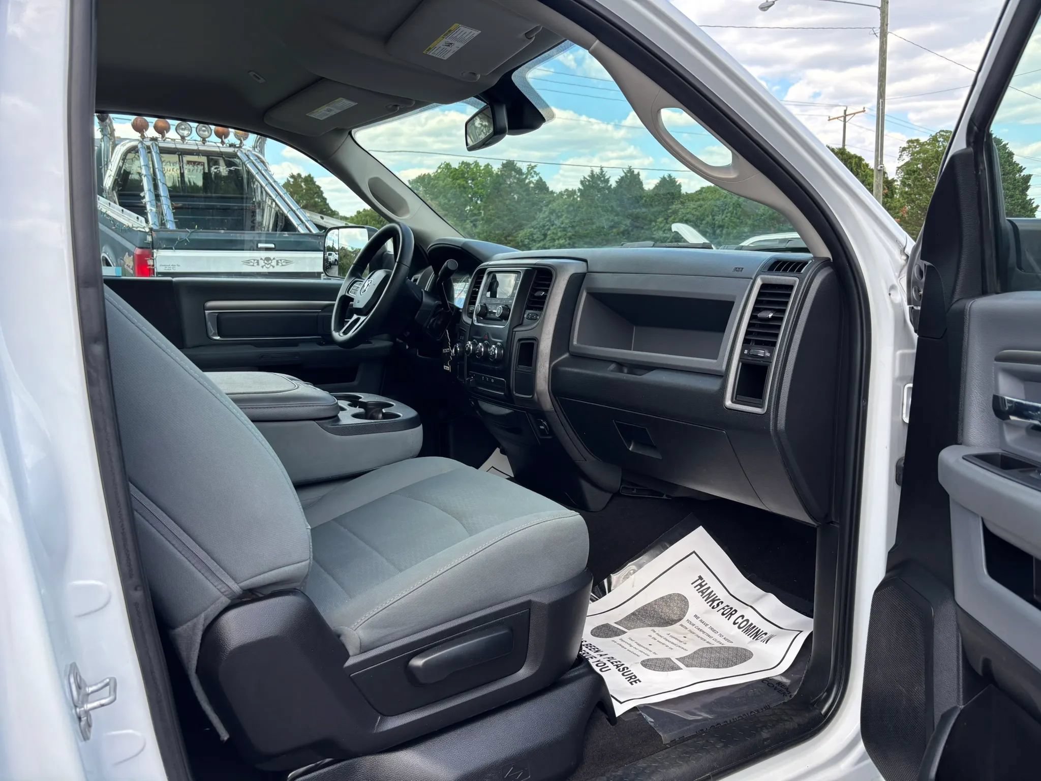 Used 2018 RAM 3500 Tradesman w/ Chrome Appearance Group AWD/4WD image 21