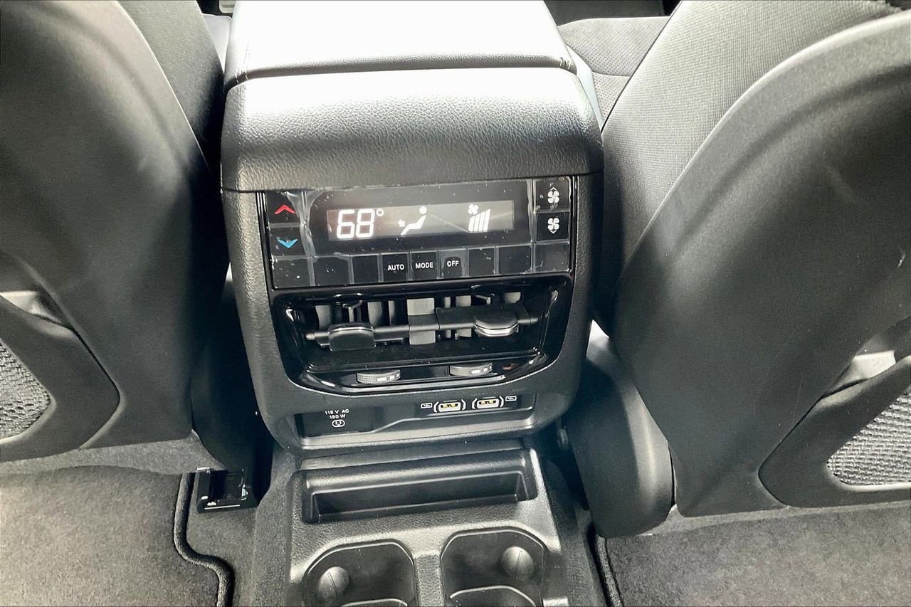 Certified 2025 Jeep Grand Cherokee L Altitude image 17