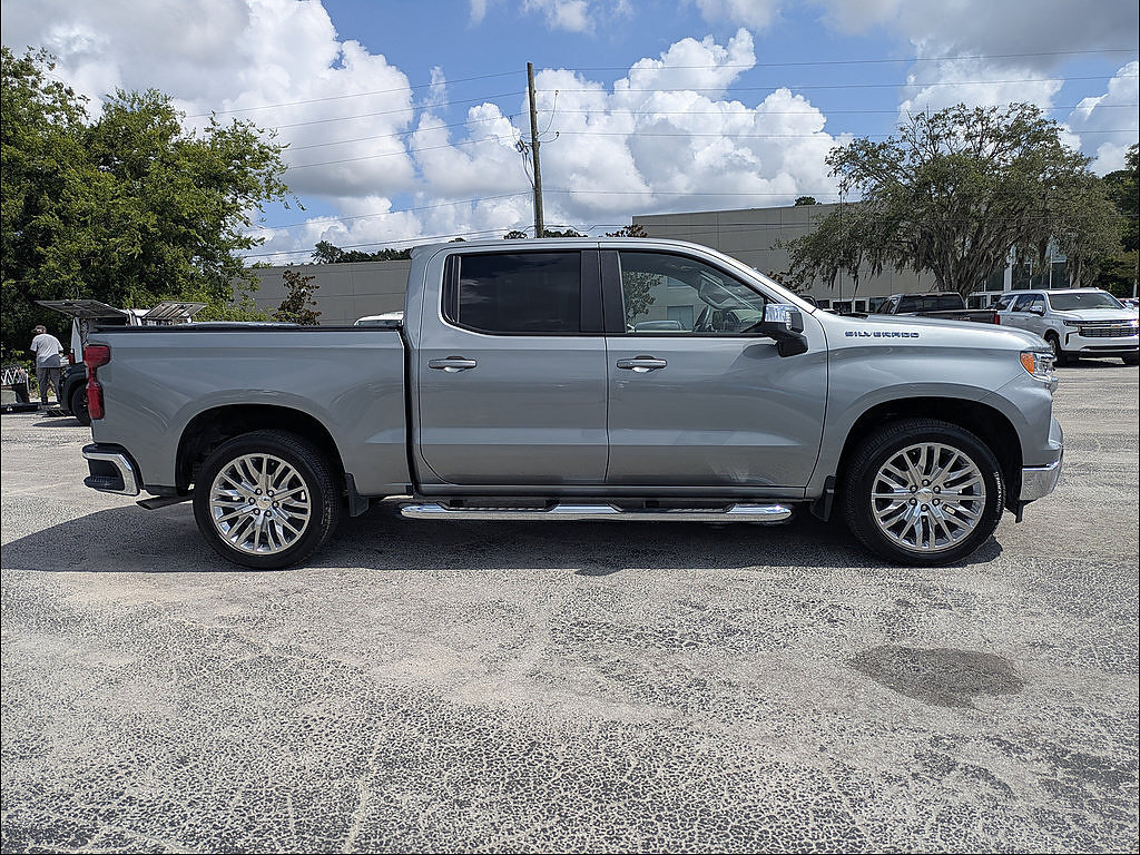 Used 2026 Chevrolet Silverado 1500 LT w/ Safety Package RWD image 3
