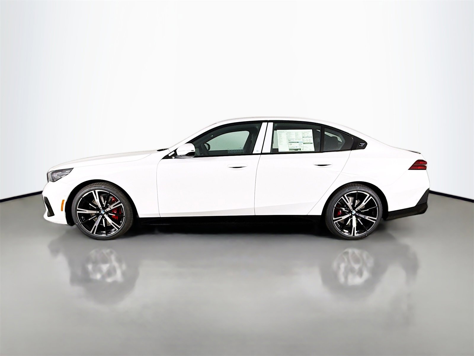 New 2026 BMW 540i xDrive w/ M Sport Package image 4