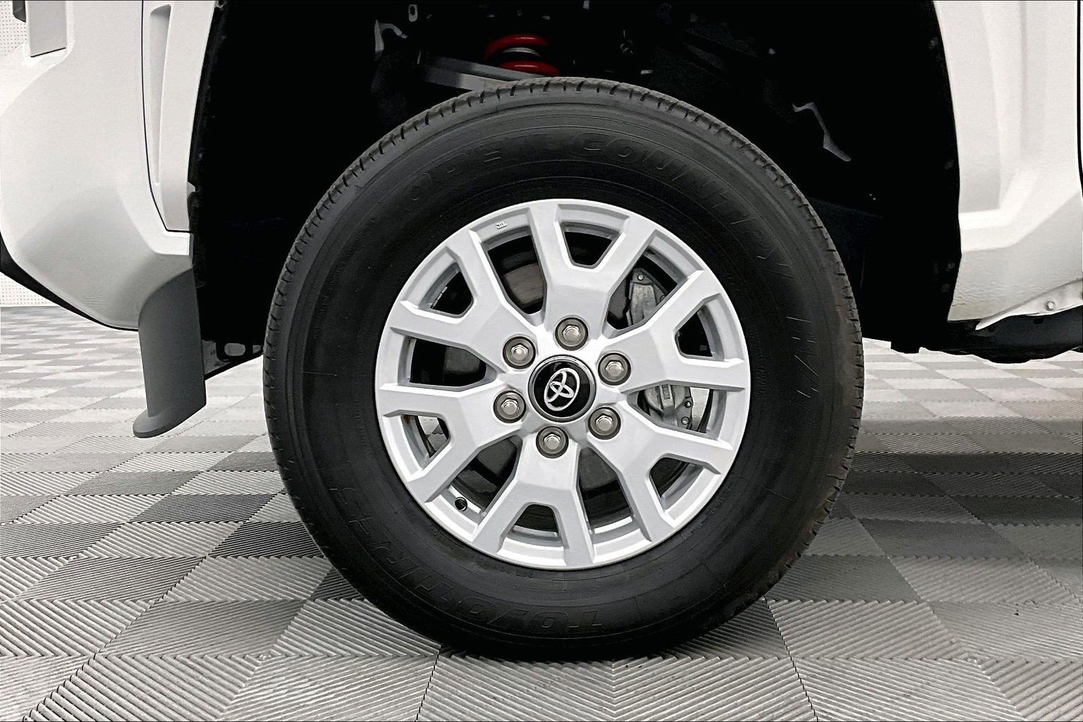 Used 2025 Toyota Tacoma SR5 AWD/4WD image 10