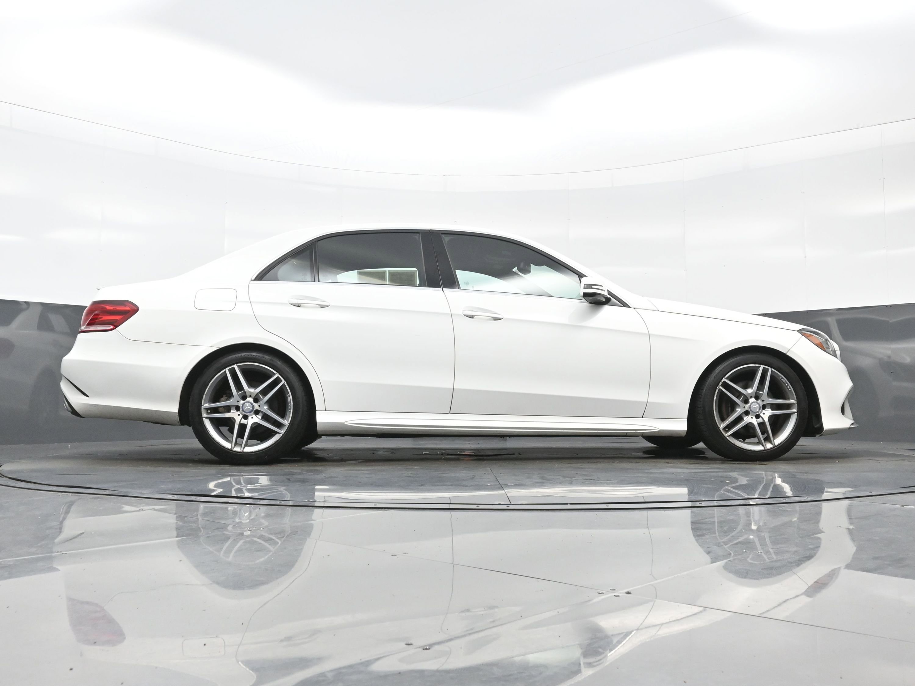 Used 2015 Mercedes-Benz E 350 4MATIC Sedan image 30
