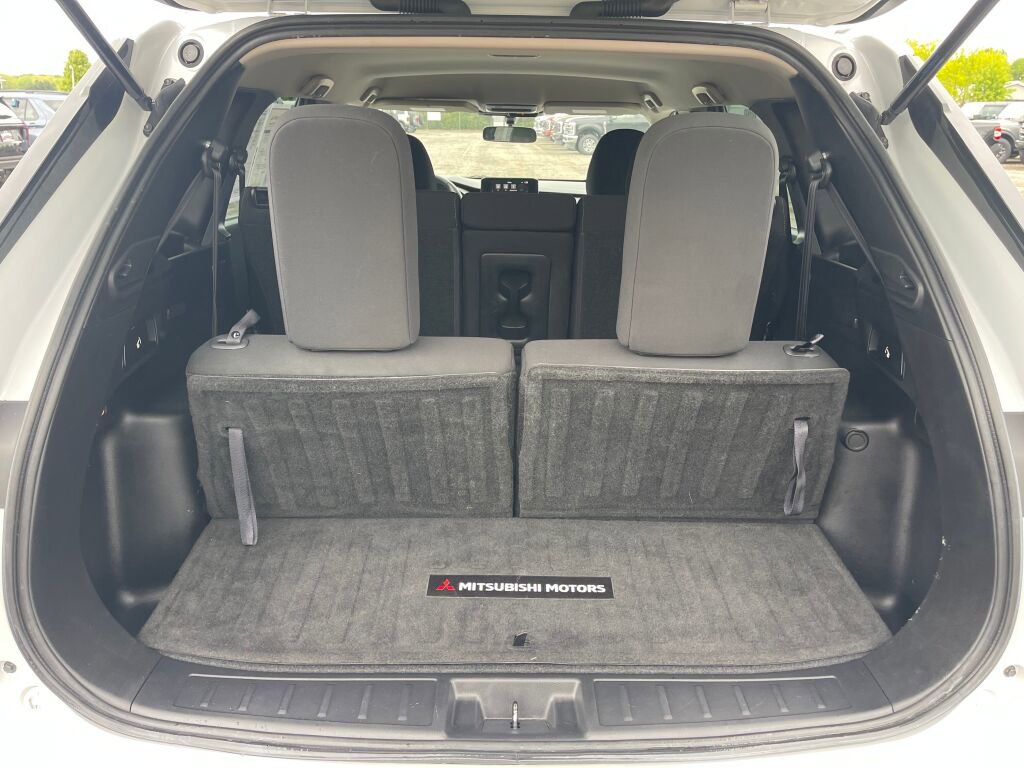 Used 2022 Mitsubishi Outlander ES AWD/4WD image 23