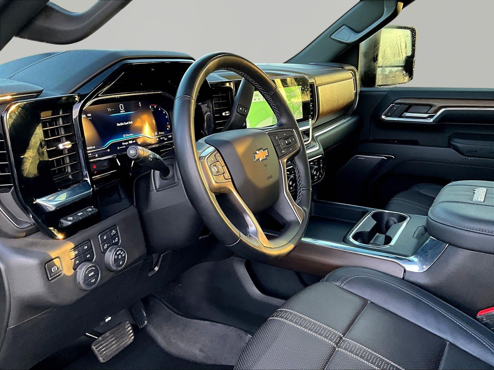 Used 2024 Chevrolet Silverado 2500 High Country w/ Technology Package AWD/4WD image 18