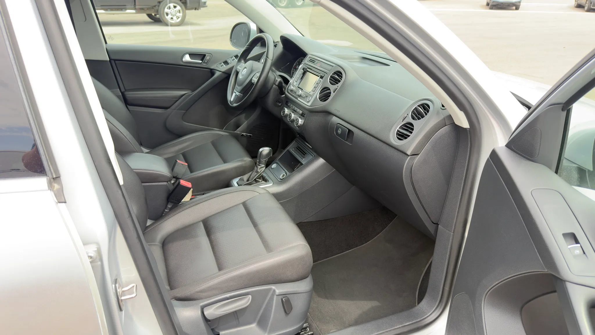 Used 2014 Volkswagen Tiguan SE AWD/4WD image 11