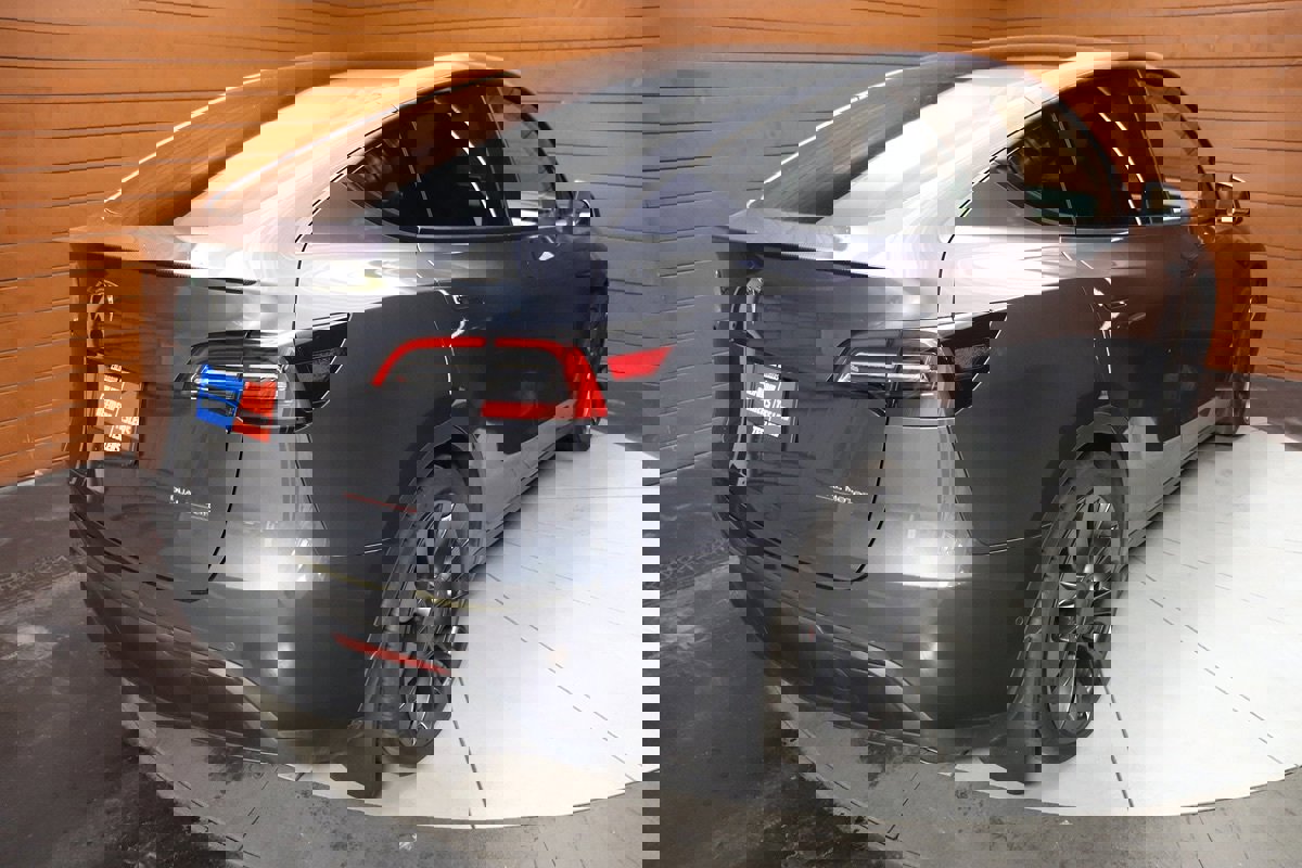 Used 2022 Tesla Model Y Performance image 20