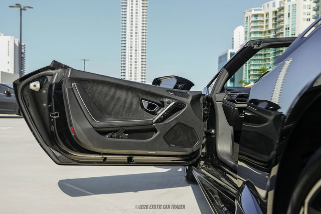 Used 2020 Lamborghini Huracan EVO AWD/4WD image 26