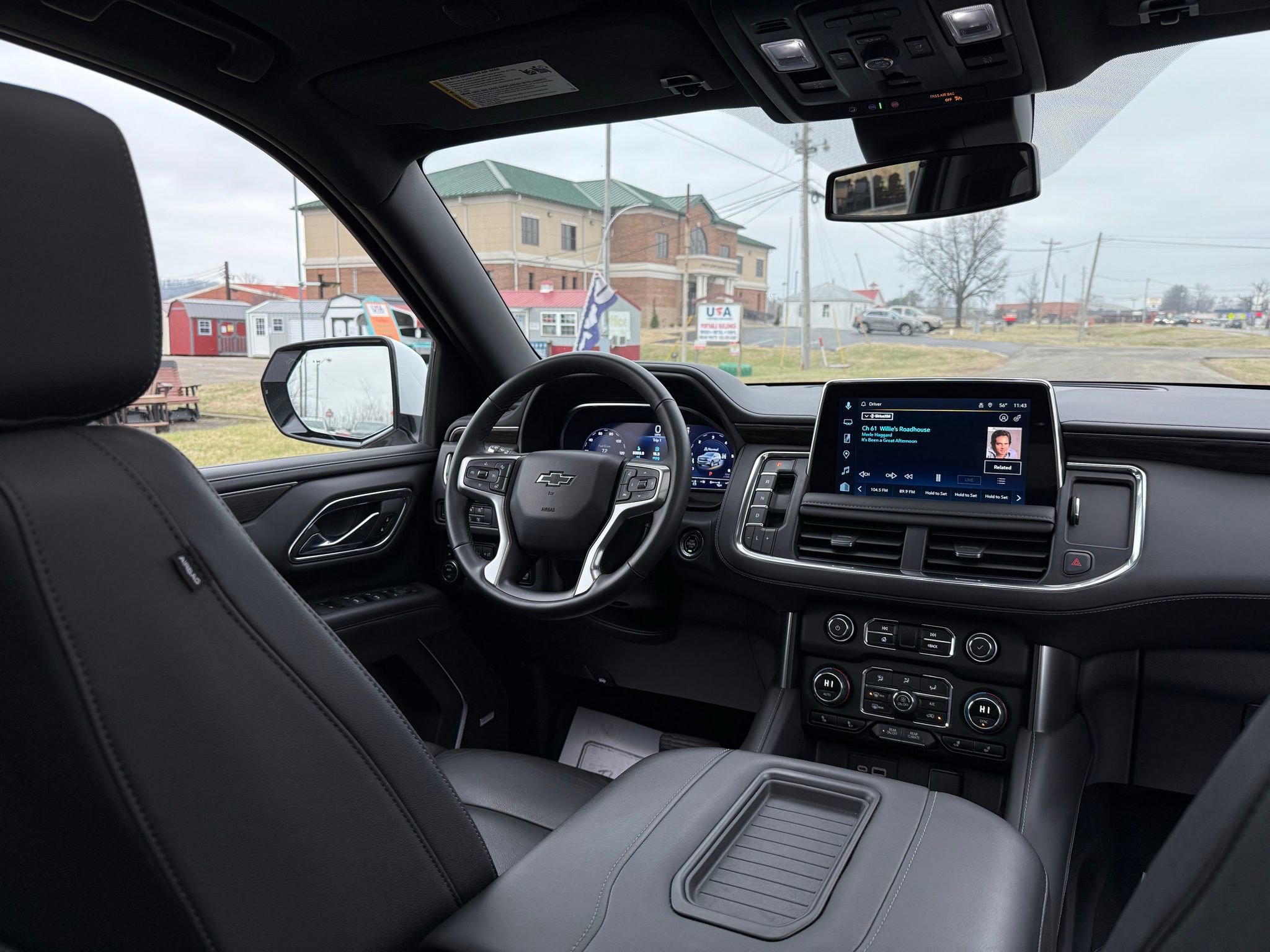 Used 2023 Chevrolet Tahoe Z71 image 38