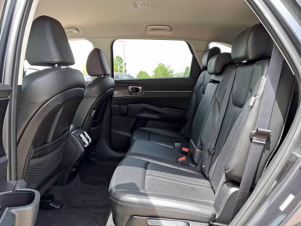Used 2024 Kia Sorento S FWD image 10