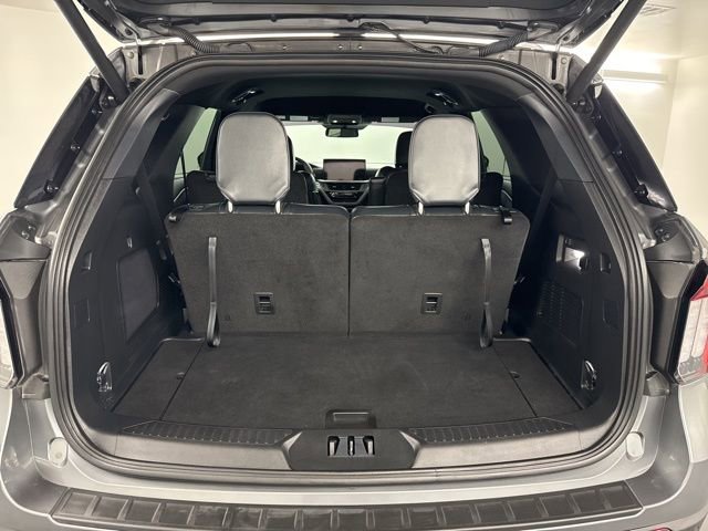 Used 2025 Ford Explorer ST-Line w/ Premium Package image 34
