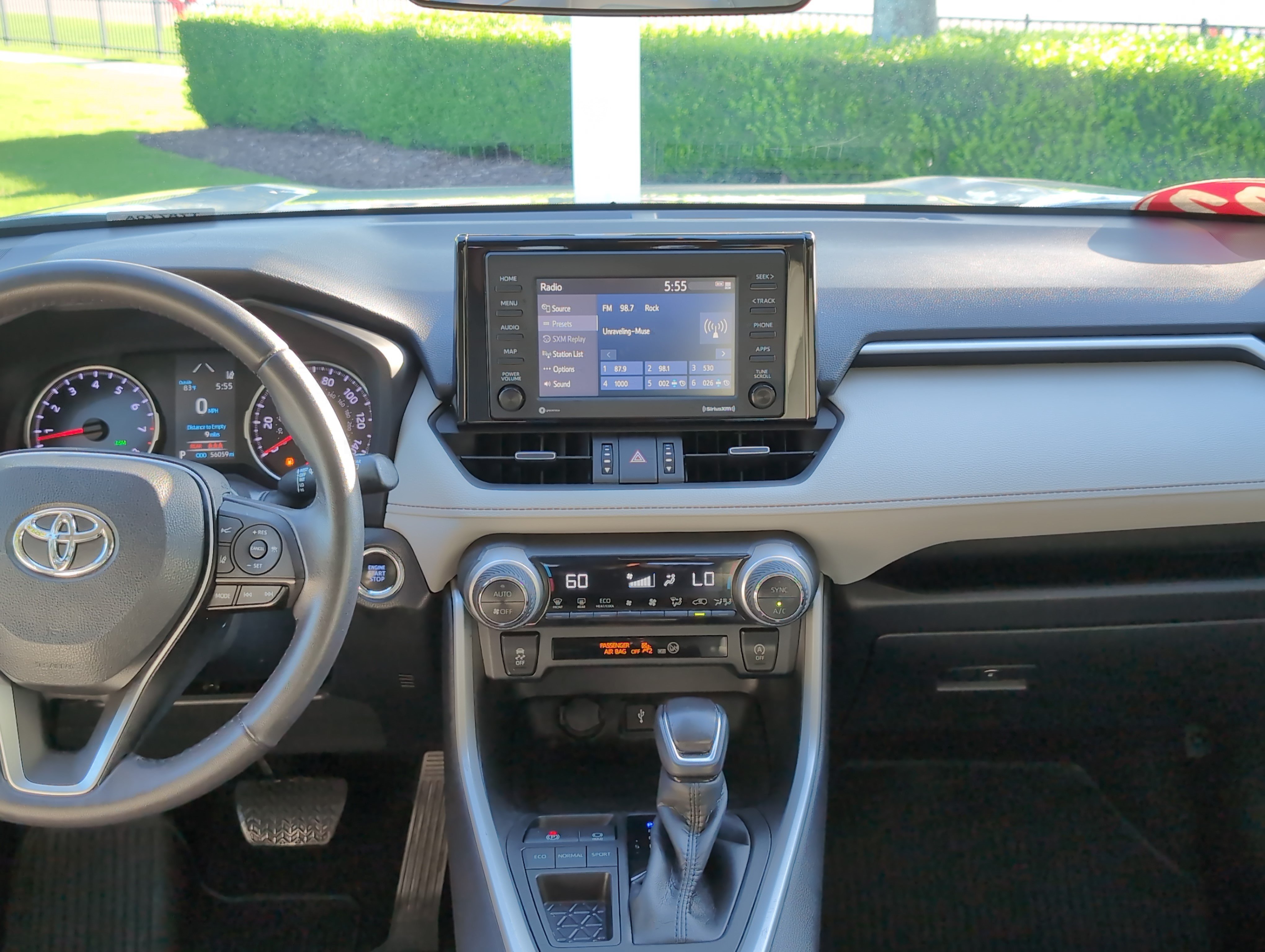 Certified 2022 Toyota RAV4 XLE Premium FWD image 29