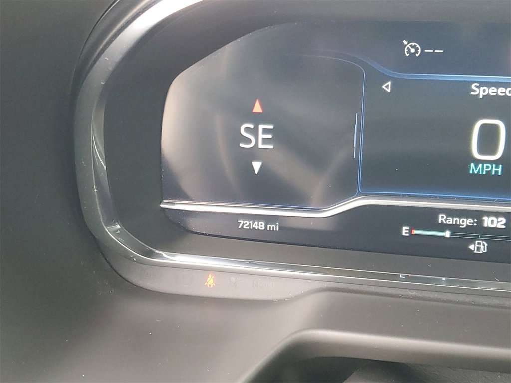 Used 2023 Chevrolet Suburban High Country image 16