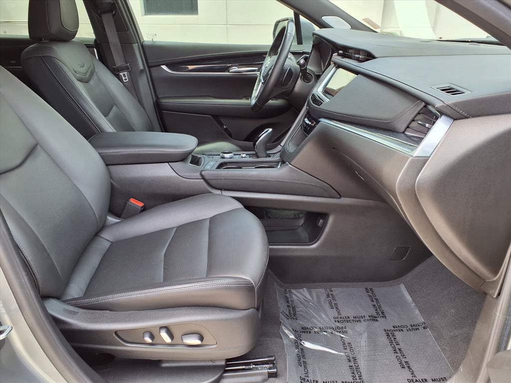 Certified 2024 Cadillac XT5 Premium Luxury FWD image 9