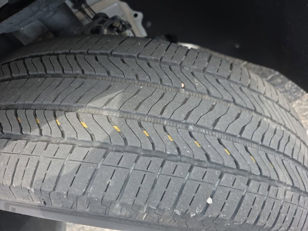 Used 2025 GMC Acadia Elevation FWD image 24