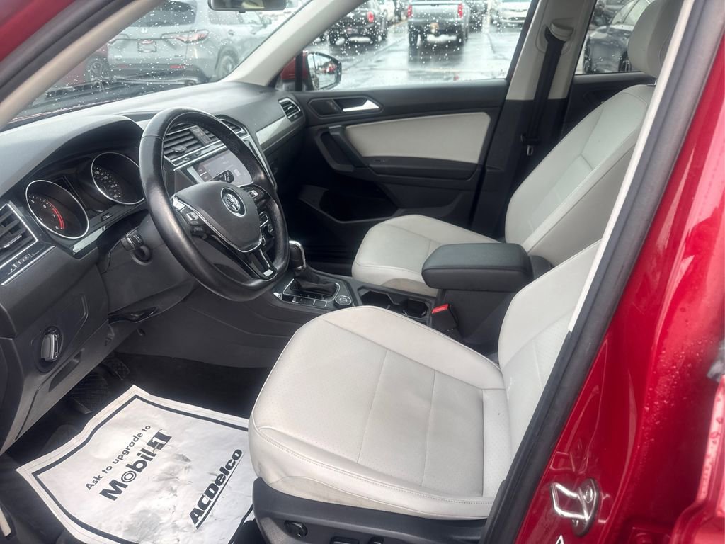 Used 2019 Volkswagen Tiguan SE w/ Panoramic Sunroof Package image 20