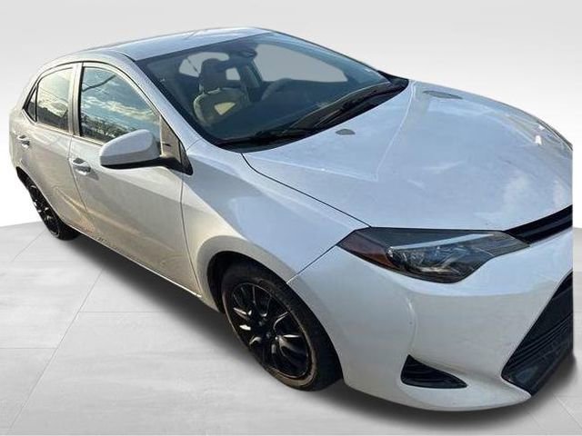 Used 2018 Toyota Corolla LE image 4