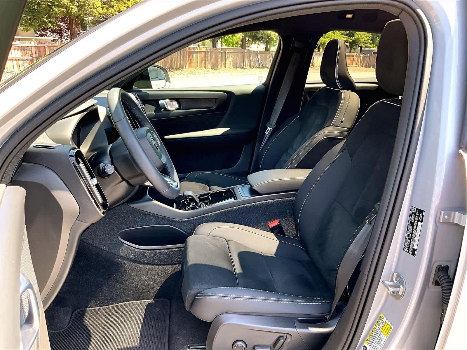 Used 2023 Volvo C40 P8 Recharge Plus AWD/4WD image 28
