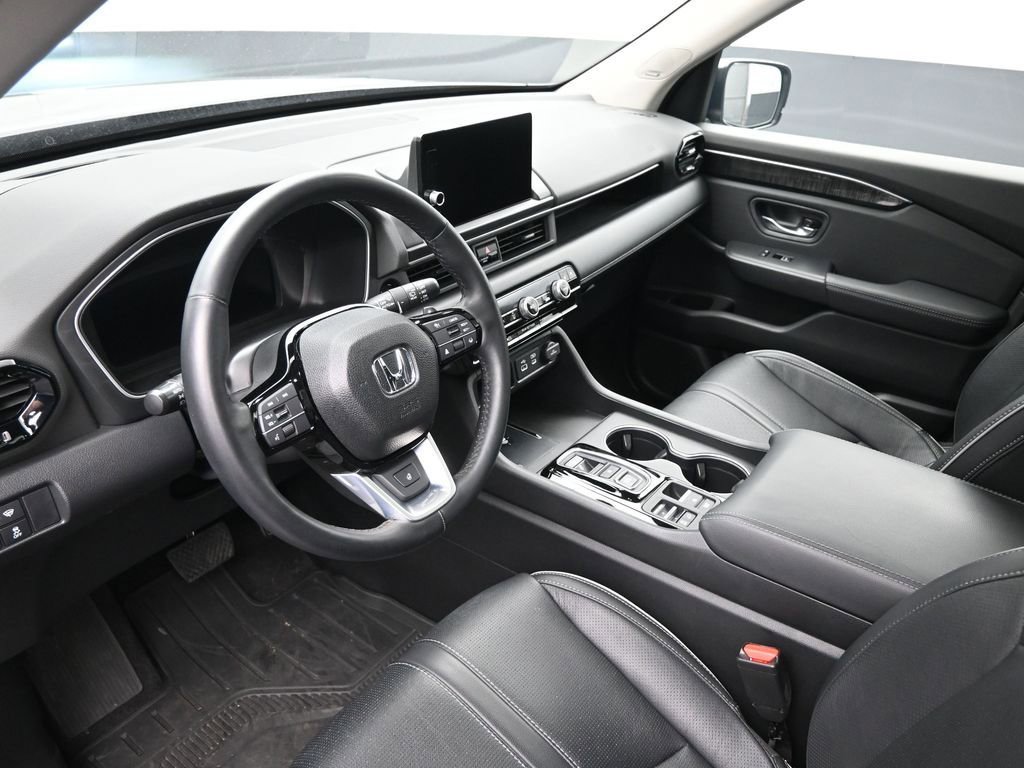 Used 2023 Honda Pilot Elite image 16