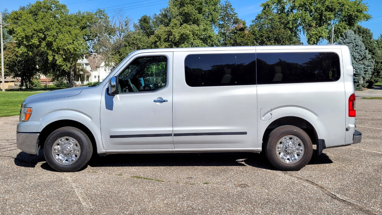 Used 2019 Nissan NV 3500 SL image 3