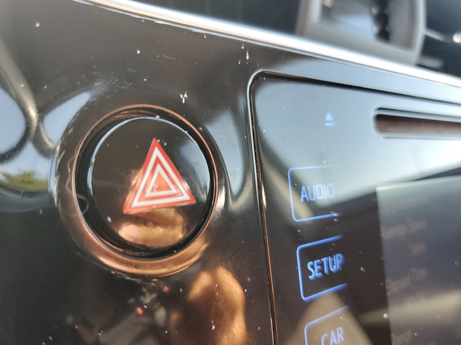 Used 2018 Toyota Corolla LE FWD image 21