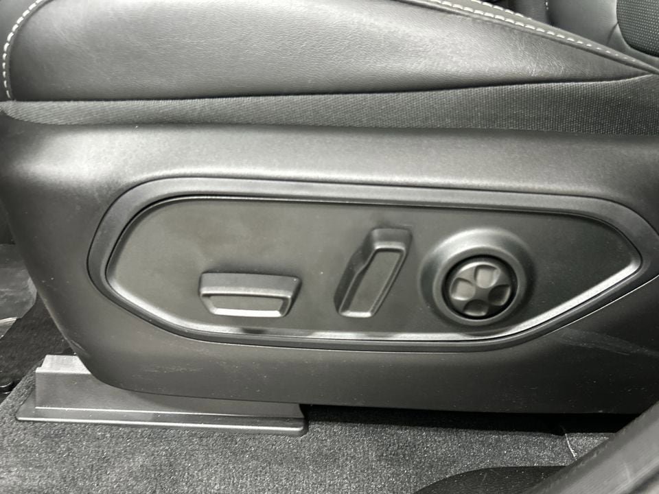 New 2026 Jeep Grand Cherokee L Limited AWD/4WD image 12