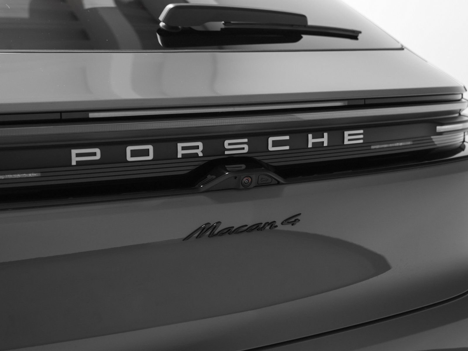 New 2026 Porsche Macan 4 Electric image 21