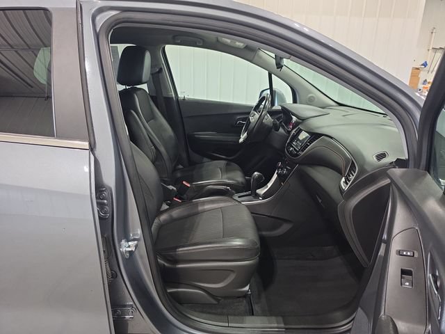 Used 2019 Chevrolet Trax LT w/ LT Convenience Package FWD image 29