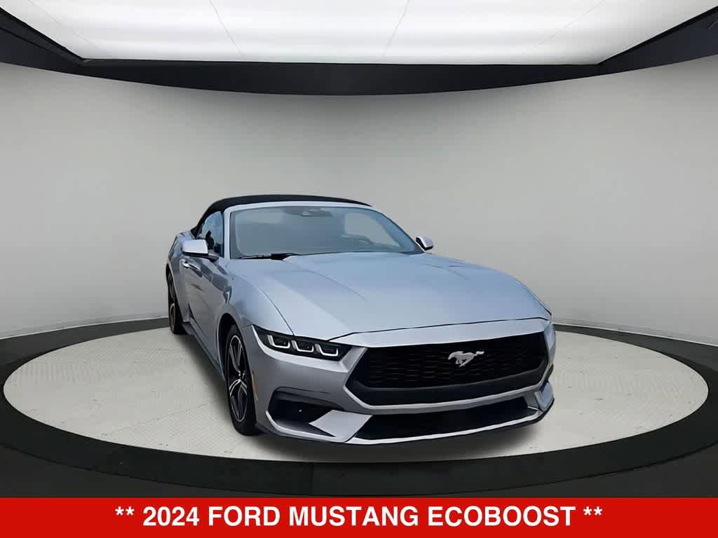 Used 2024 Ford Mustang Convertible RWD image 2