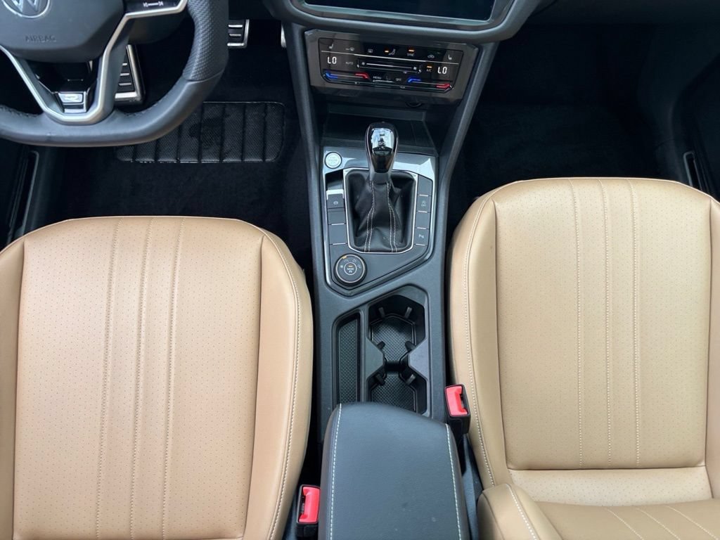 Used 2024 Volkswagen Tiguan SE R-Line AWD/4WD image 18