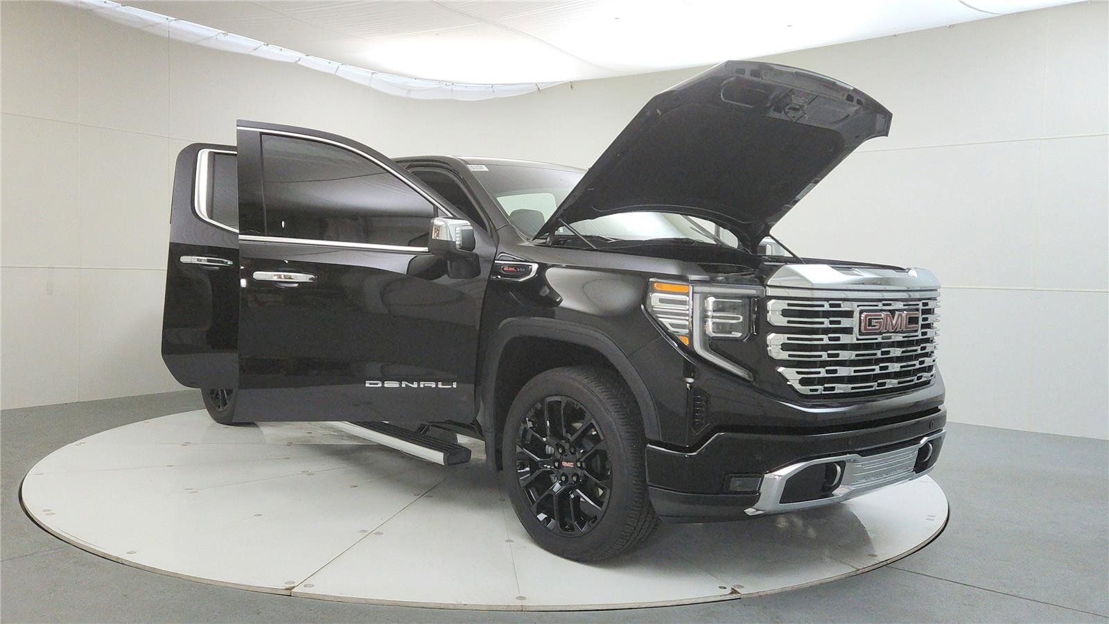Used 2025 GMC Sierra 1500 Denali w/ Denali Reserve Package image 9