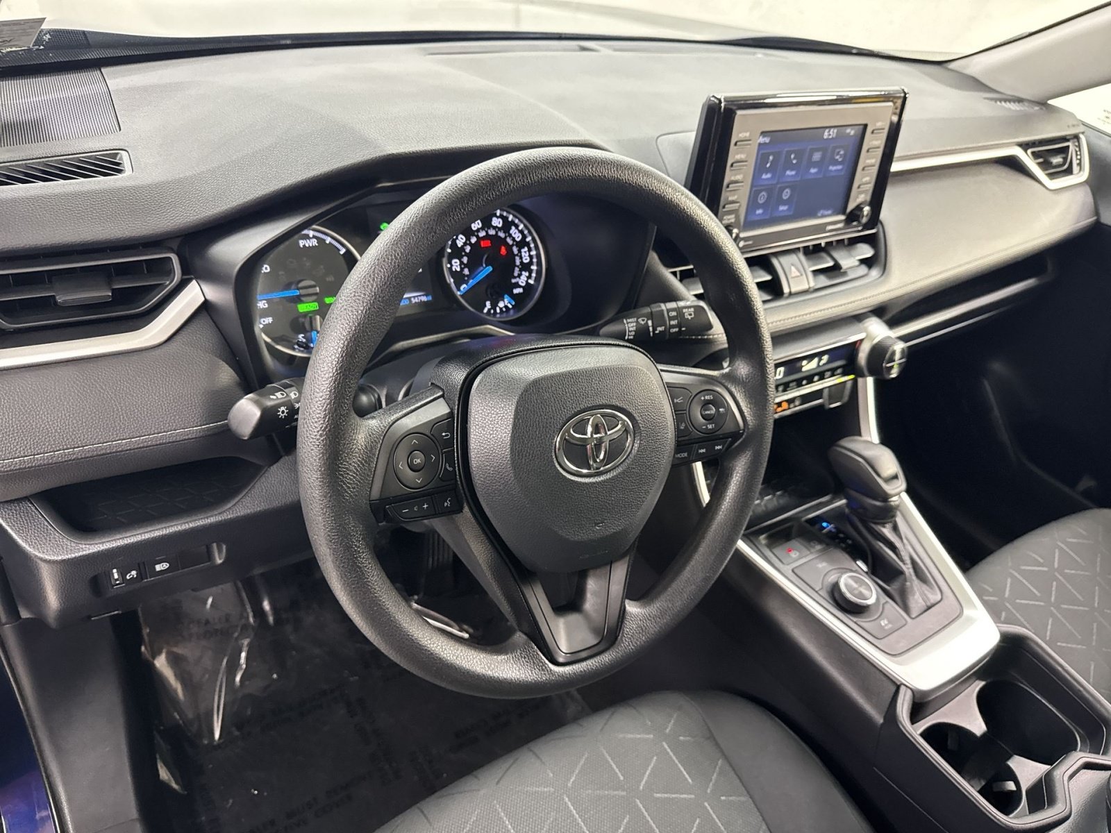 Used 2020 Toyota RAV4 XLE w/ Carpet Mat Package AWD/4WD image 13