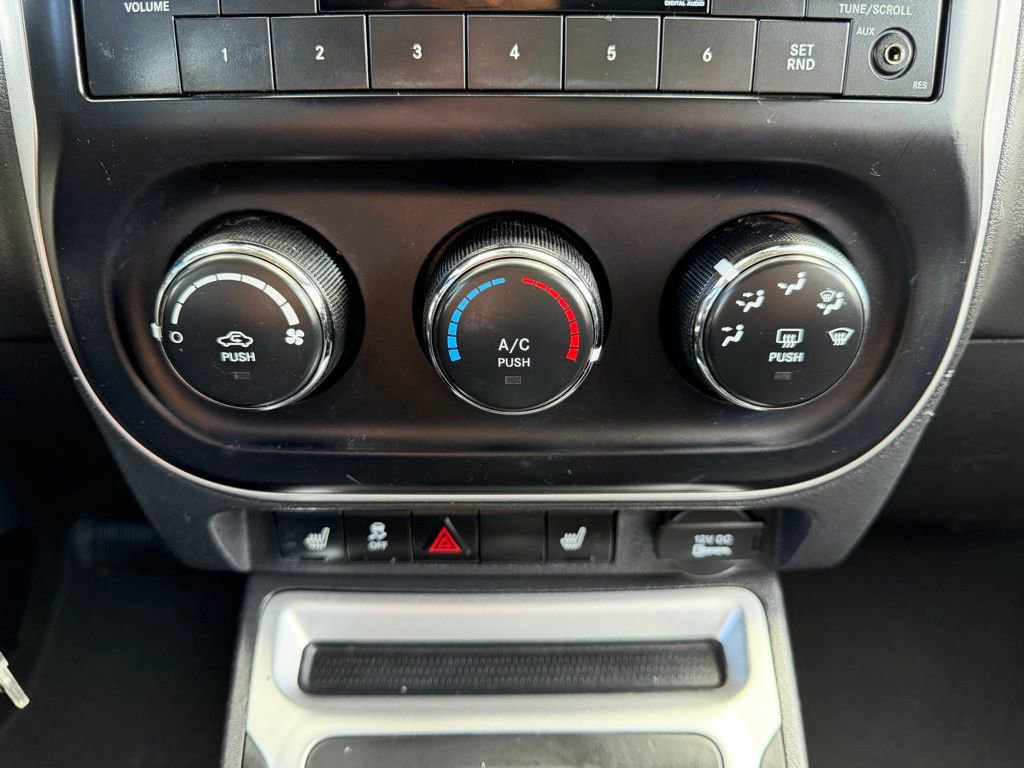 Used 2016 Jeep Compass Latitude image 22