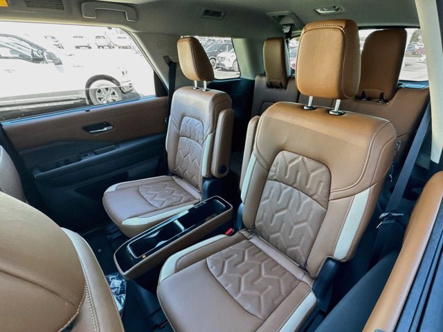 New 2026 Nissan Pathfinder Platinum AWD/4WD image 22