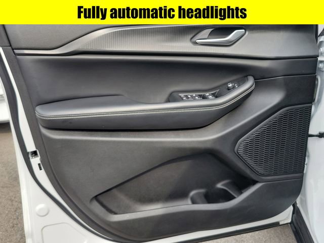 Used 2023 Jeep Grand Cherokee Altitude image 23